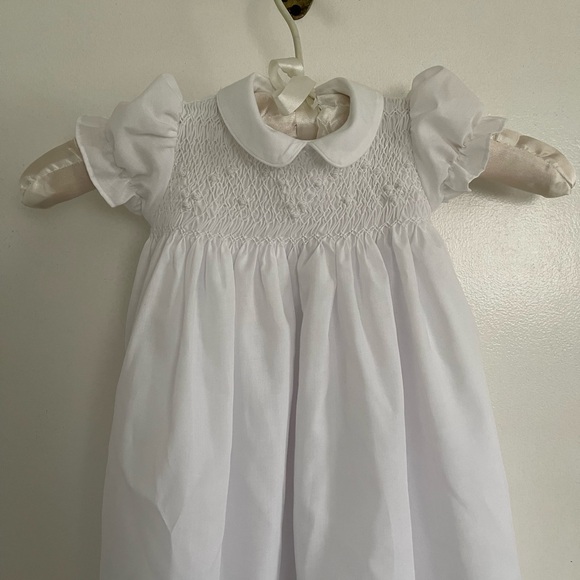 Baby girl smocked Christening dress with bonnet color white - Picture 3 of 5